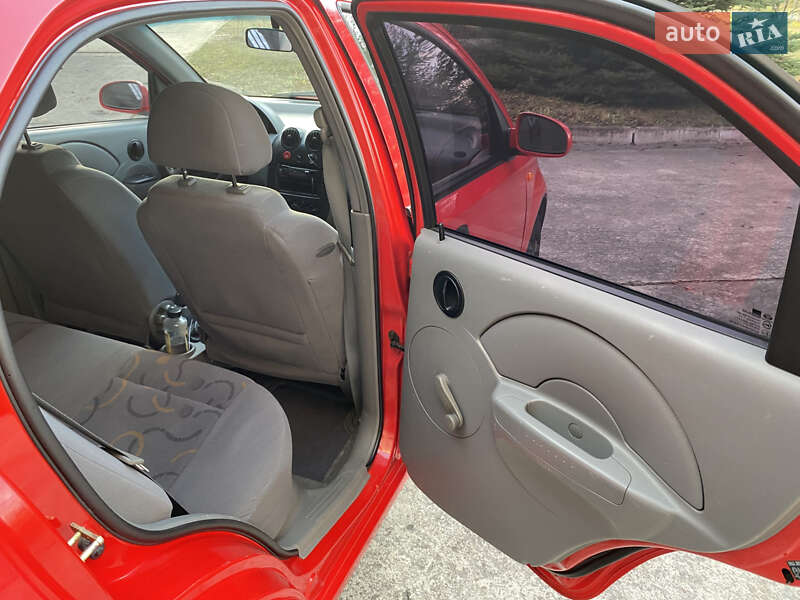 Седан Chevrolet Aveo 2005 в Нетішині