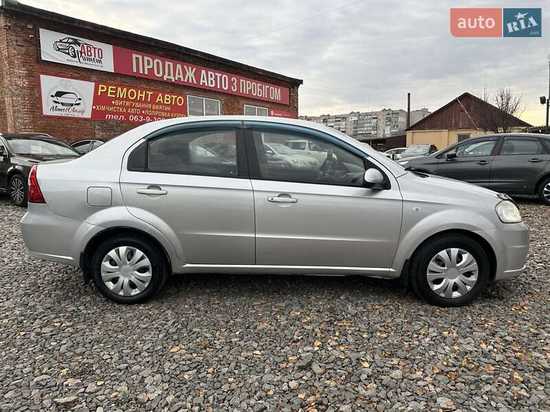 Седан Chevrolet Aveo 2008 в Смеле
