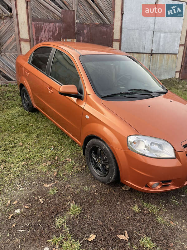 Седан Chevrolet Aveo 2007 в Хотине