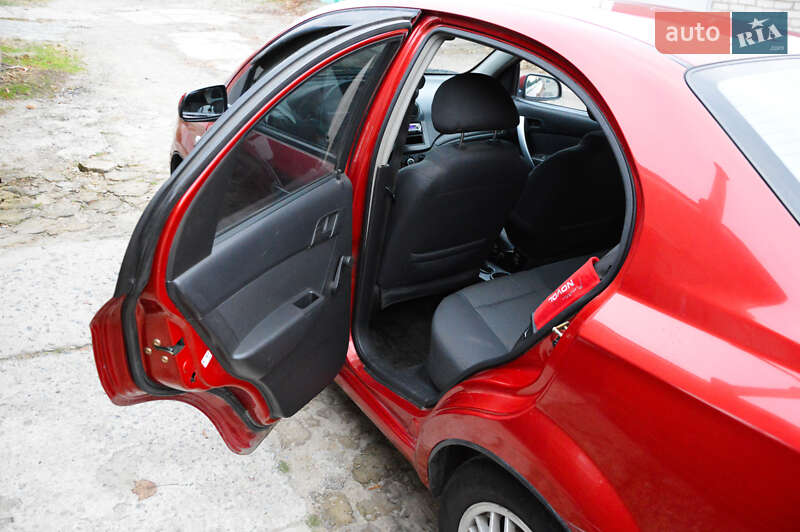 Седан Chevrolet Aveo 2006 в Павлограде
