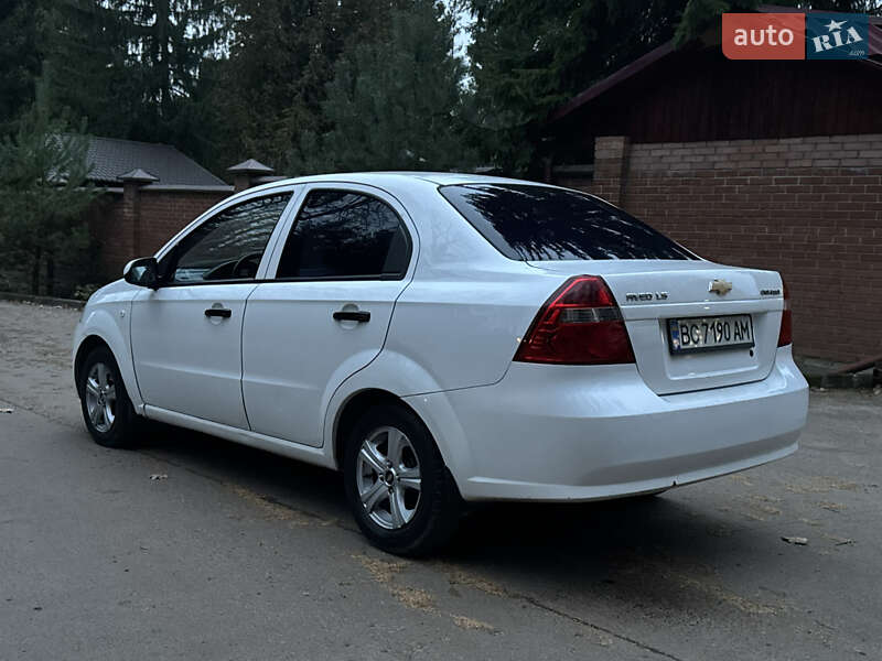 Седан Chevrolet Aveo 2006 в Львове