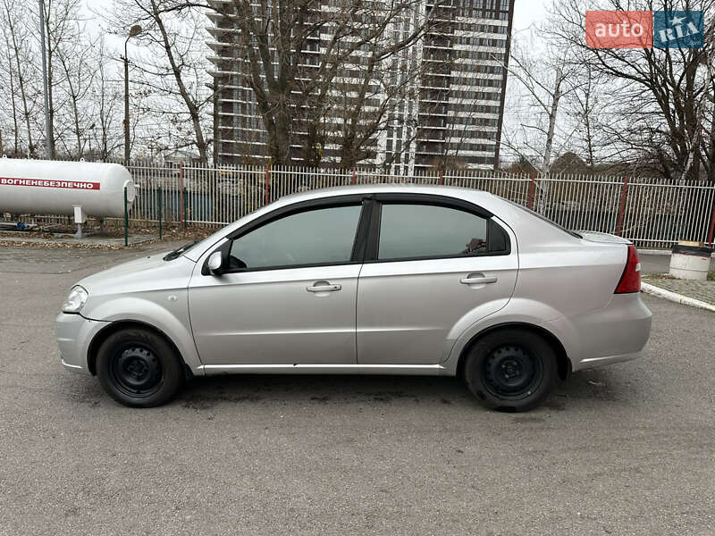 Седан Chevrolet Aveo 2007 в Днепре