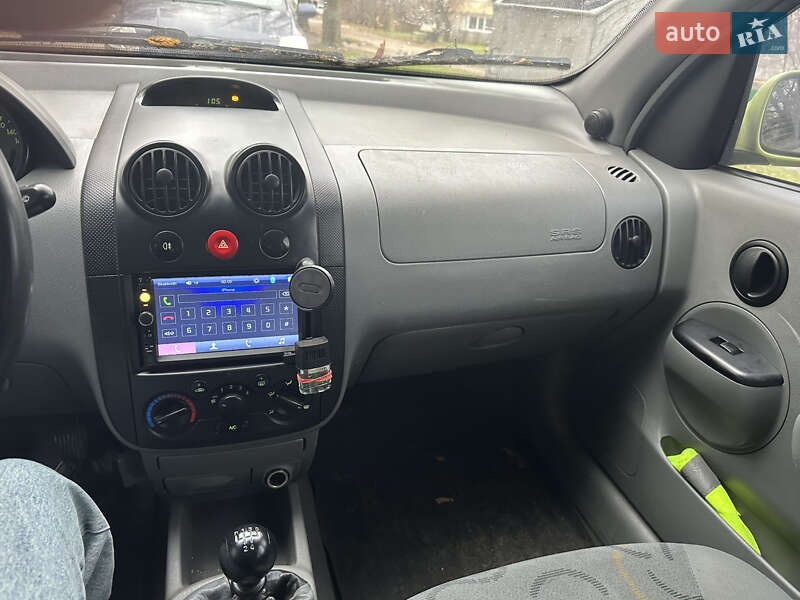 Седан Chevrolet Aveo 2004 в Харькове