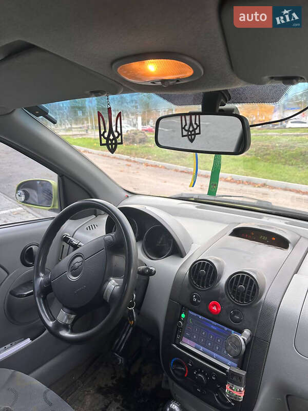 Седан Chevrolet Aveo 2004 в Харькове