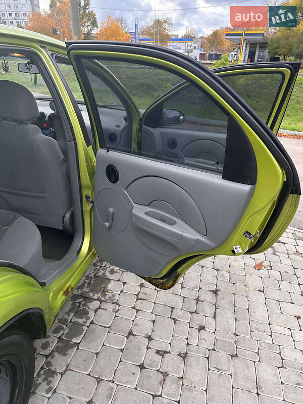 Седан Chevrolet Aveo 2004 в Харькове