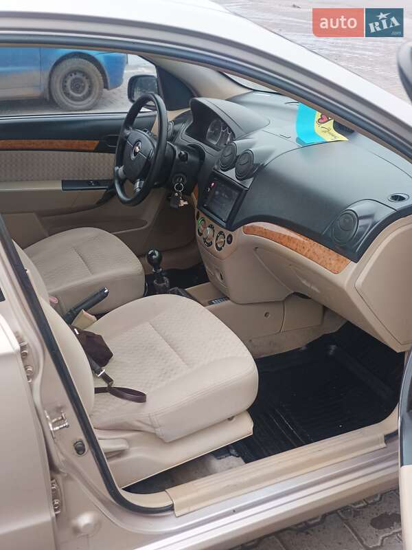 Седан Chevrolet Aveo 2007 в Новому Бузі