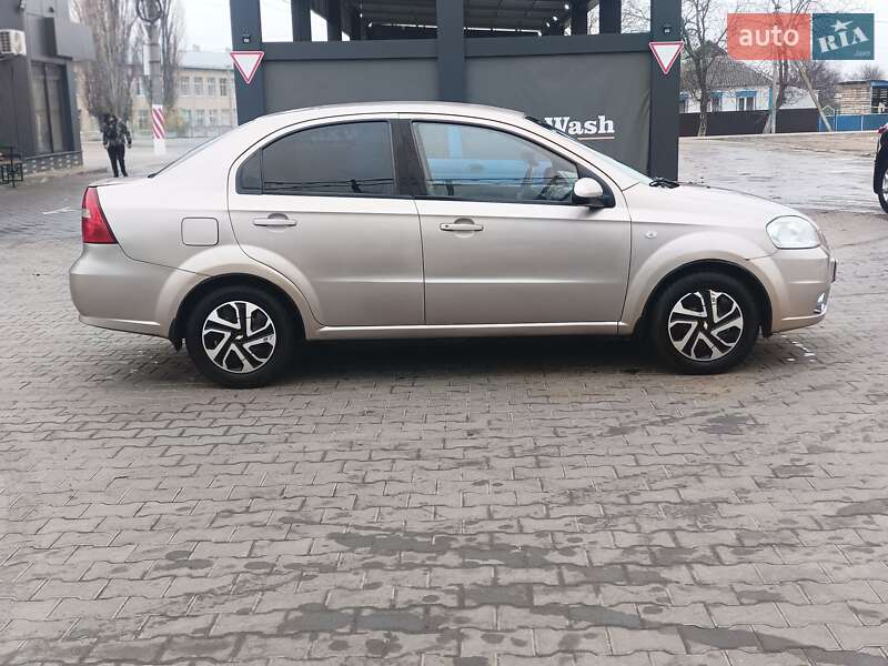 Седан Chevrolet Aveo 2007 в Новому Бузі