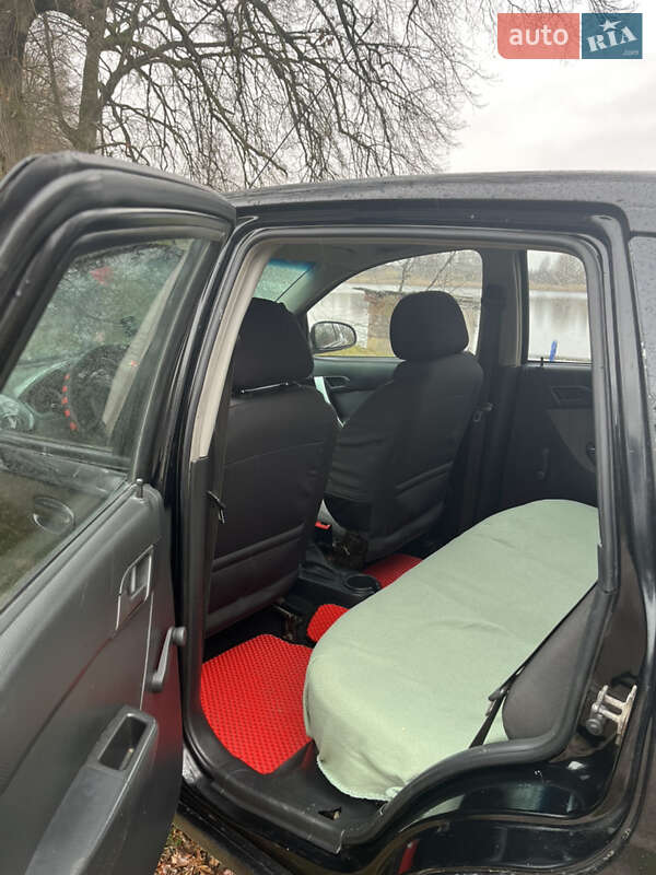 Хэтчбек Chevrolet Aveo 2006 в Полонном