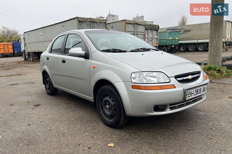 Седан Chevrolet Aveo 2005 в Подольске