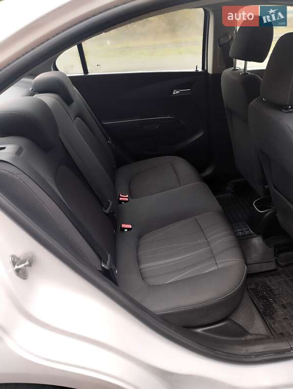 Седан Chevrolet Aveo 2014 в Киеве