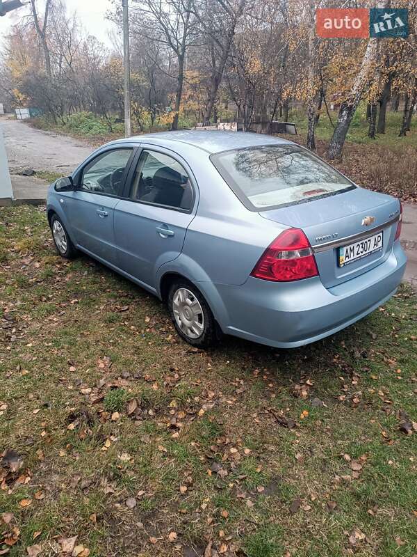 Седан Chevrolet Aveo 2008 в Звягеле