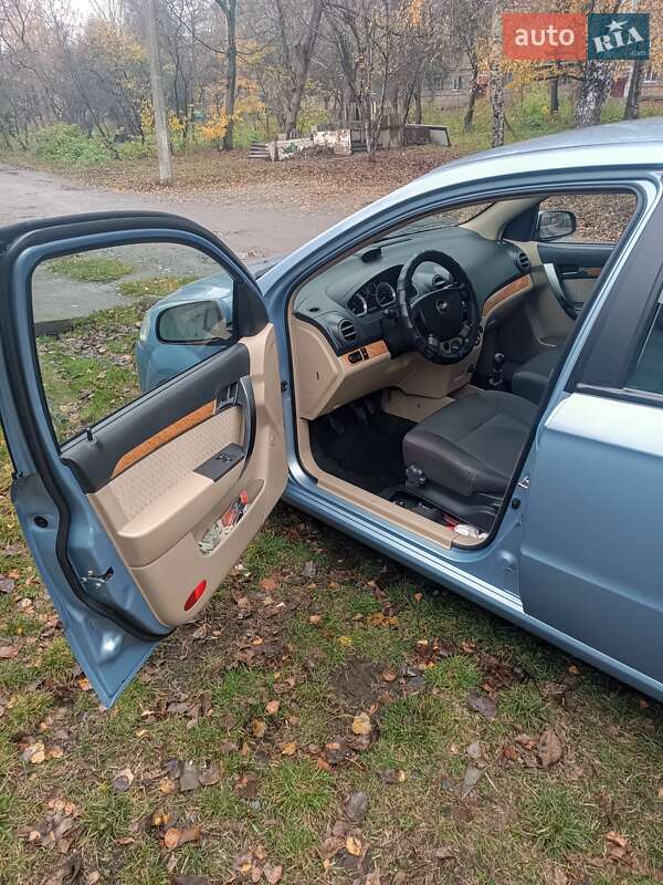 Седан Chevrolet Aveo 2008 в Звягеле