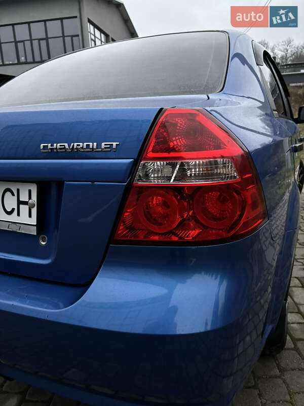 Седан Chevrolet Aveo 2010 в Львове