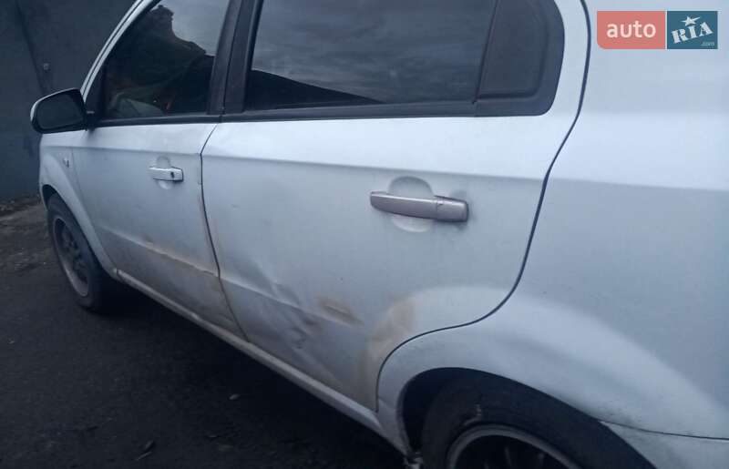 Седан Chevrolet Aveo 2007 в Киеве