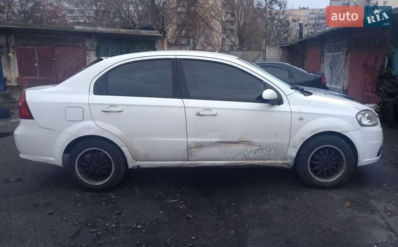 Седан Chevrolet Aveo 2007 в Киеве