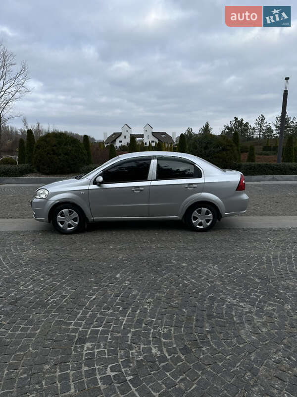 Седан Chevrolet Aveo 2008 в Днепре
