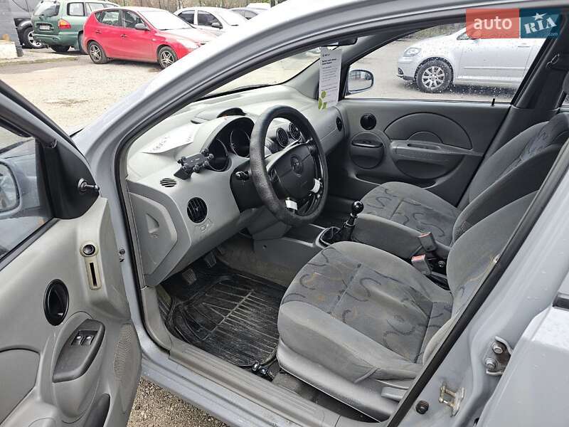 Седан Chevrolet Aveo 2004 в Каменском