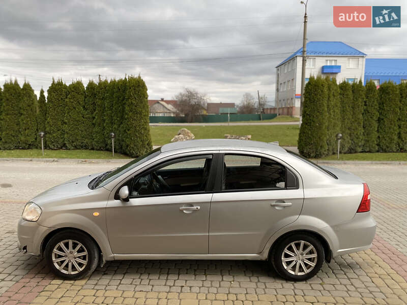 Седан Chevrolet Aveo 2007 в Дунаевцах
