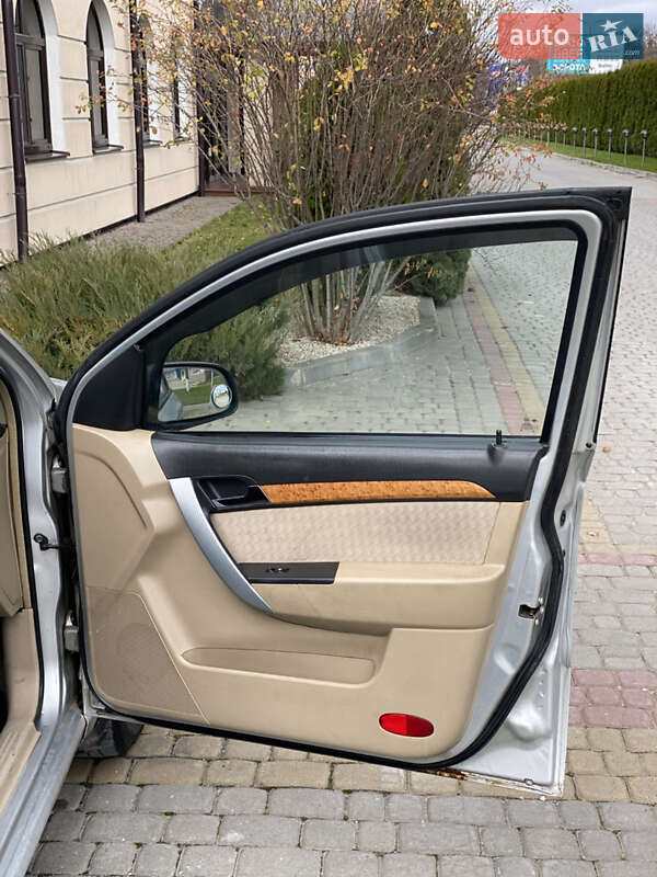 Седан Chevrolet Aveo 2007 в Дунаевцах