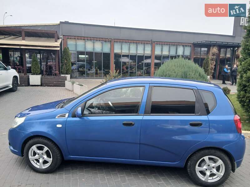 Хетчбек Chevrolet Aveo 2008 в Дніпрі