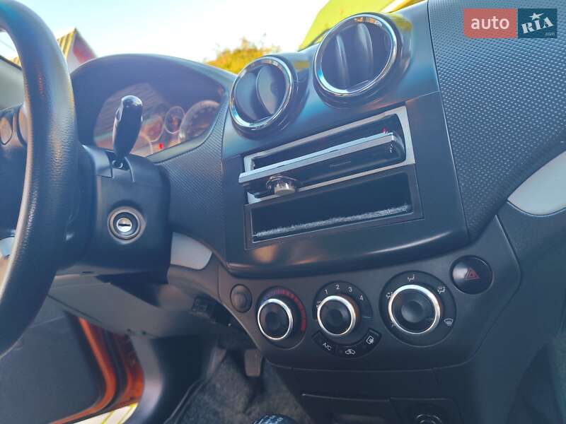 Седан Chevrolet Aveo 2006 в Бердичеві