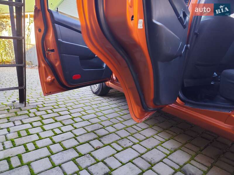 Седан Chevrolet Aveo 2006 в Бердичеві