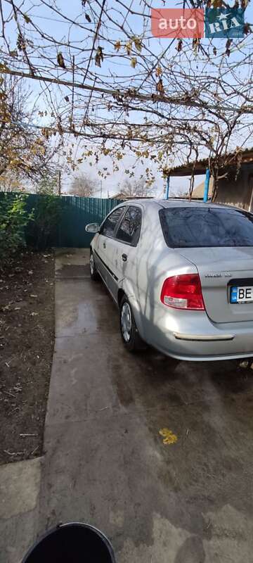 Седан Chevrolet Aveo 2005 в Николаеве