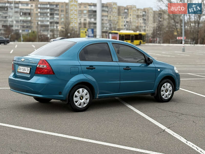 Седан Chevrolet Aveo 2009 в Киеве