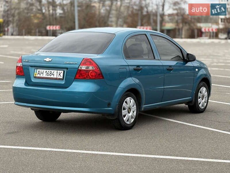 Седан Chevrolet Aveo 2009 в Киеве
