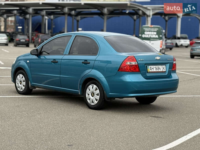 Седан Chevrolet Aveo 2009 в Киеве