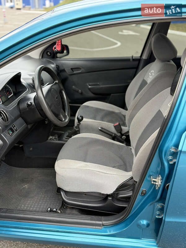 Седан Chevrolet Aveo 2009 в Киеве