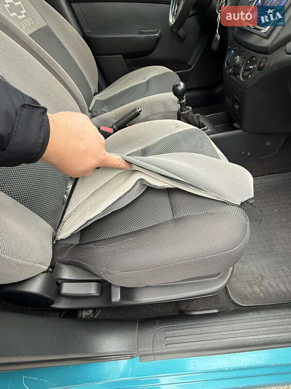 Седан Chevrolet Aveo 2009 в Киеве