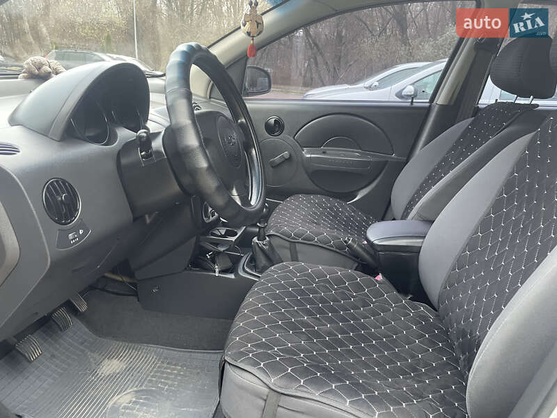 Седан Chevrolet Aveo 2005 в Сумах