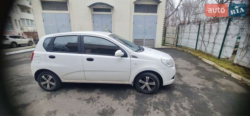 Хэтчбек Chevrolet Aveo 2008 в Харькове