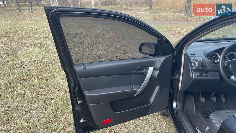 Седан Chevrolet Aveo 2010 в Черкассах