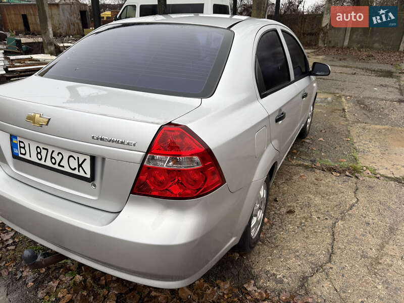 Седан Chevrolet Aveo 2011 в Пирятине
