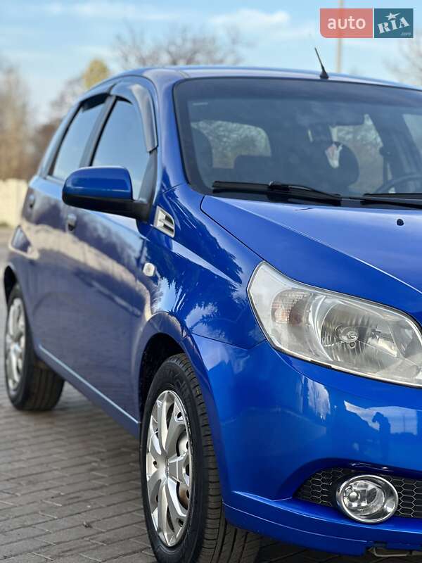 Хэтчбек Chevrolet Aveo 2011 в Павлограде
