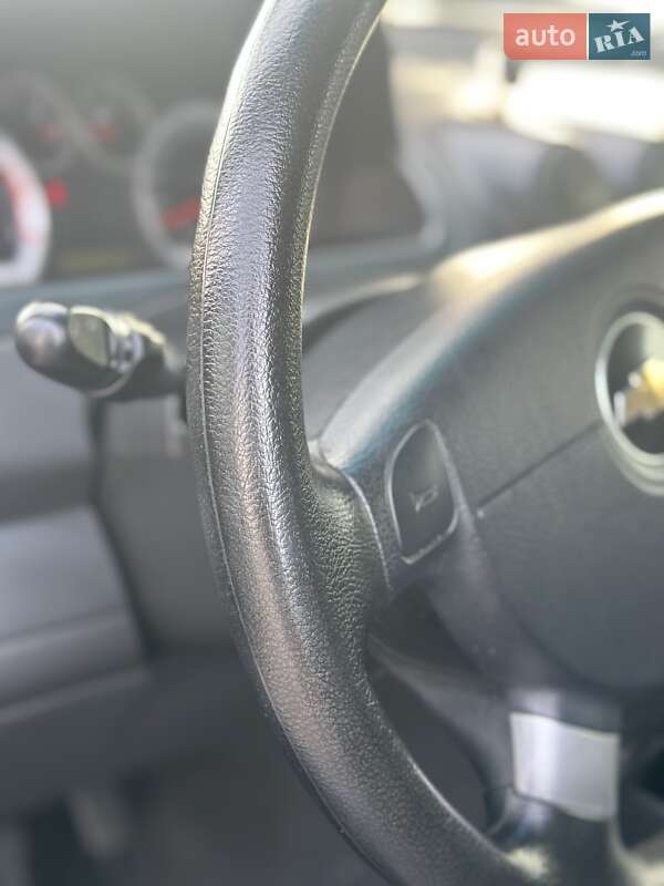 Хэтчбек Chevrolet Aveo 2011 в Павлограде