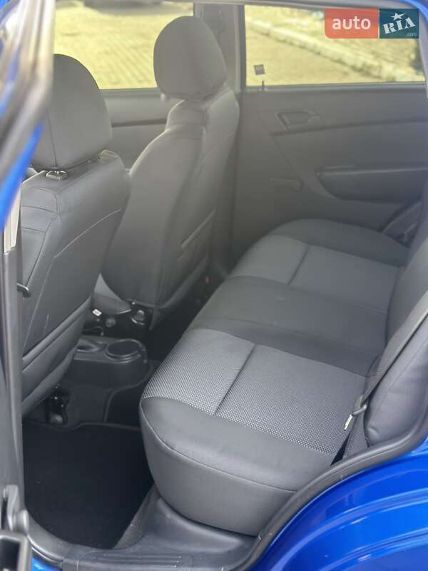 Хэтчбек Chevrolet Aveo 2011 в Павлограде