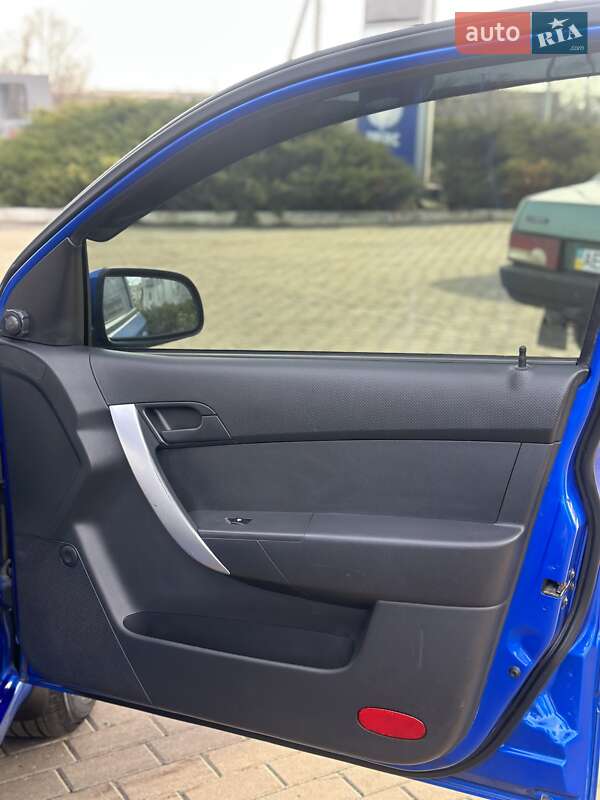 Хэтчбек Chevrolet Aveo 2011 в Павлограде