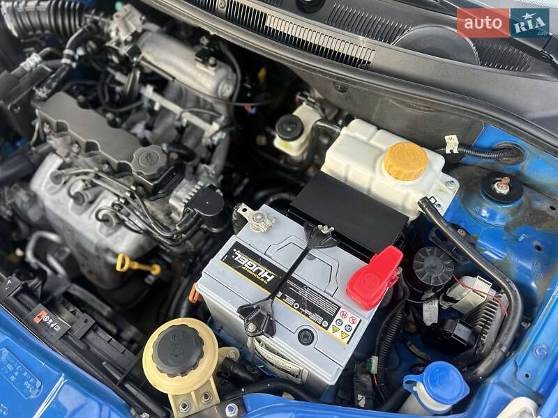 Хэтчбек Chevrolet Aveo 2011 в Павлограде