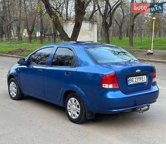 Седан Chevrolet Aveo 2004 в Николаеве