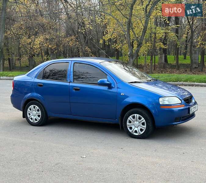Седан Chevrolet Aveo 2004 в Николаеве