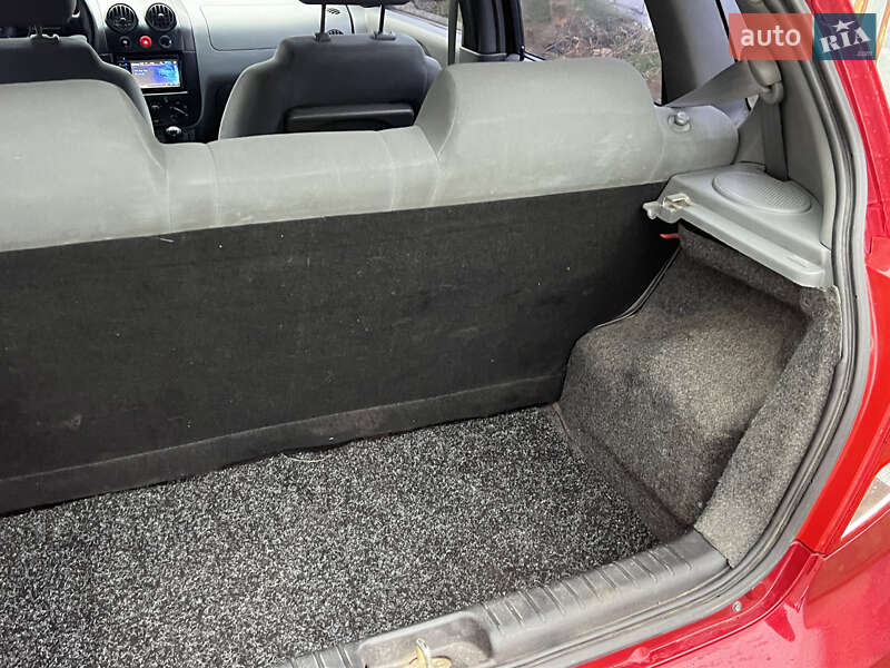 Хэтчбек Chevrolet Aveo 2005 в Кицмани