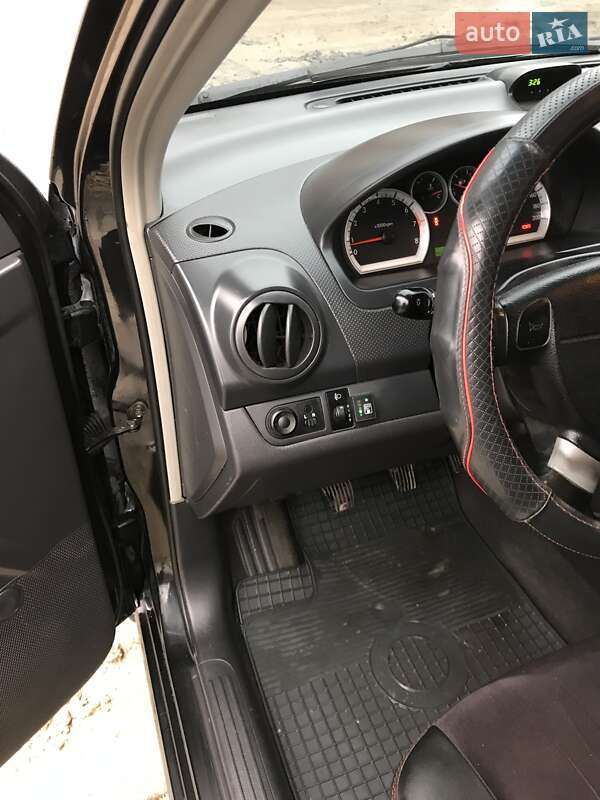 Седан Chevrolet Aveo 2006 в Городке