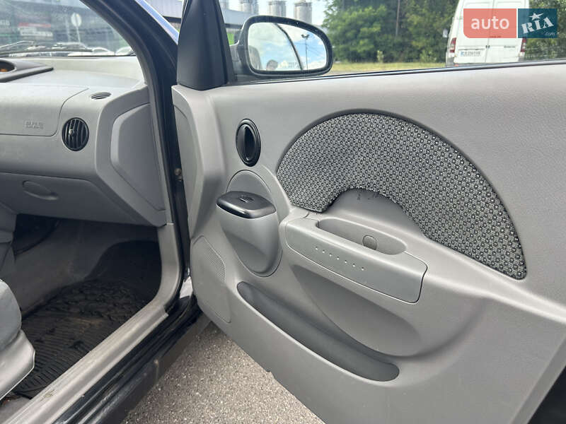 Седан Chevrolet Aveo 2005 в Киеве