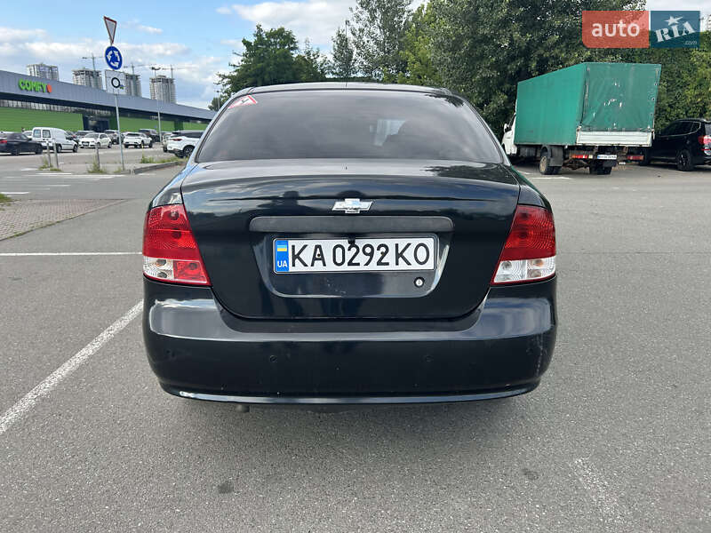 Седан Chevrolet Aveo 2005 в Киеве