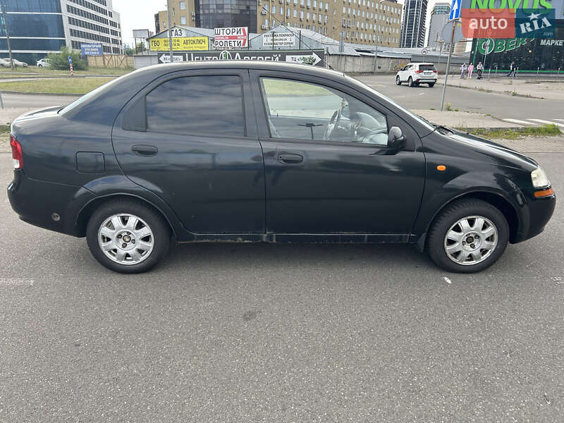 Седан Chevrolet Aveo 2005 в Киеве