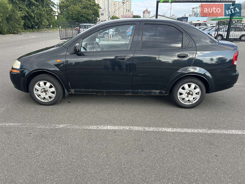 Седан Chevrolet Aveo 2005 в Киеве