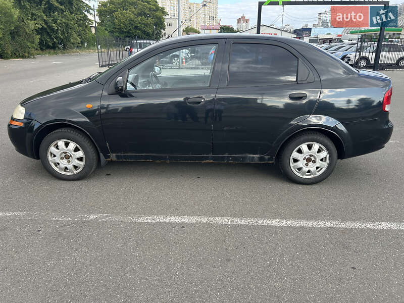 Седан Chevrolet Aveo 2005 в Киеве